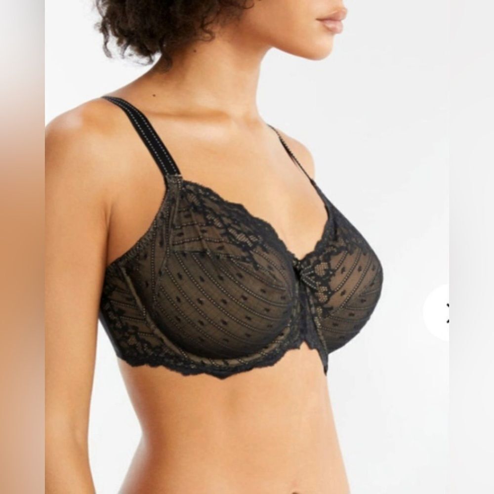 NWT | Chantelle Elegant Black Lace Bra 38H